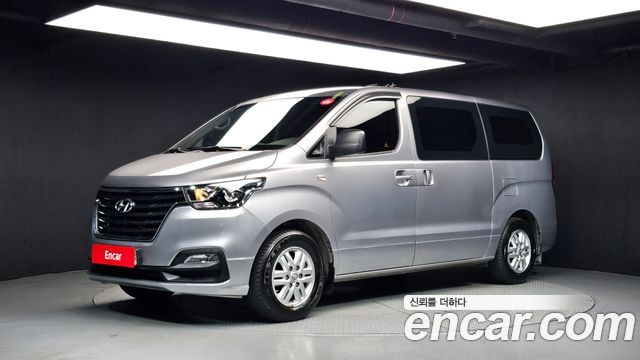 Hyundai Starex 2021 — photo 1