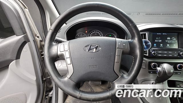 Hyundai Starex 2021 — photo 13