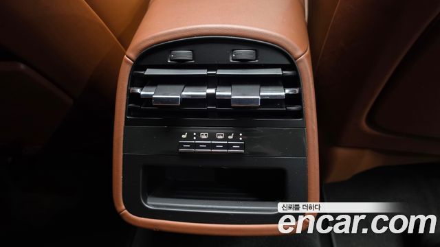 Maserati Quattroporte 2015 — photo 24