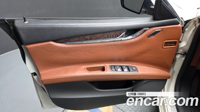 Maserati Quattroporte 2015 — photo 14