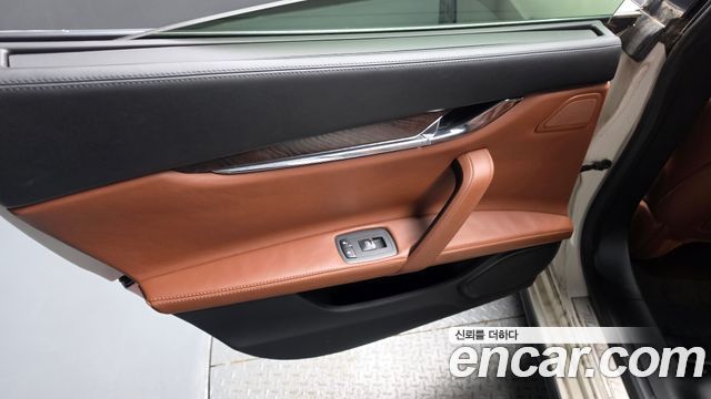 Maserati Quattroporte 2015 — photo 15