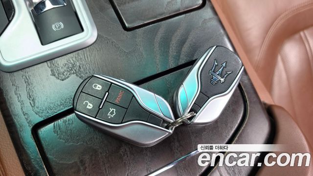 Maserati Quattroporte 2015 — photo 27