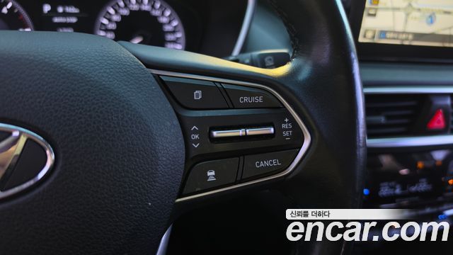 Hyundai Santafe 2019 — photo 18