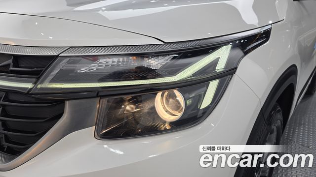 Kia Seltos 2023 — photo 8