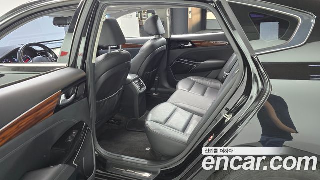 Kia K7 2017 — photo 11