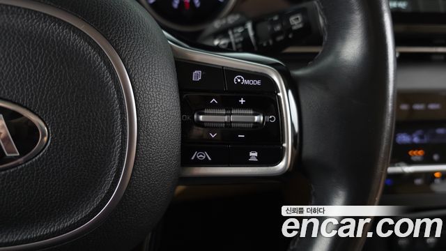 Kia Canival 2021 — photo 18