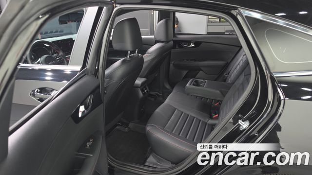 Kia K3 2024 — photo 17