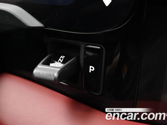 Porsche Taycan 2025 — photo 9