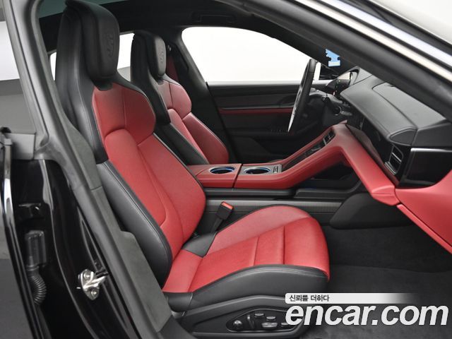 Porsche Taycan 2025 — photo 10