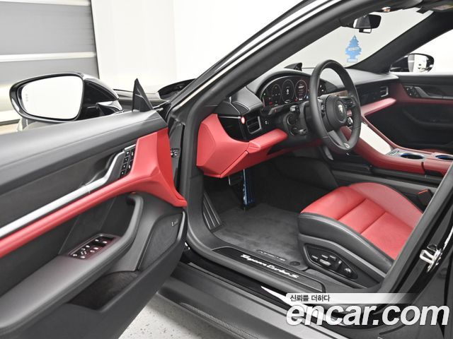 Porsche Taycan 2025 — photo 11