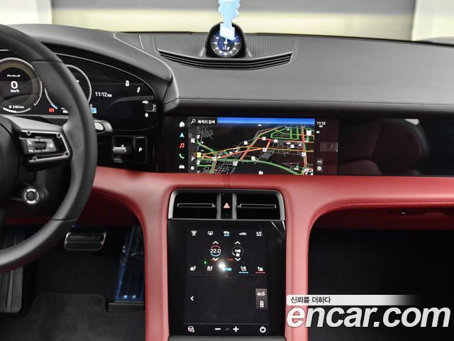 Porsche Taycan 2025 — photo 14