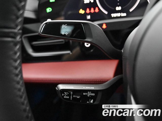 Porsche Taycan 2025 — photo 17