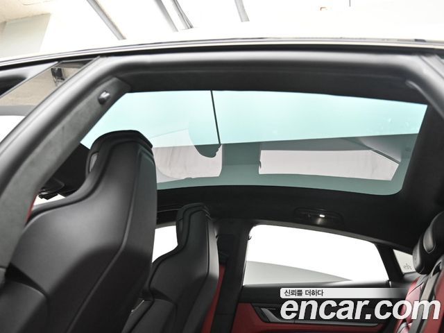 Porsche Taycan 2025 — photo 19