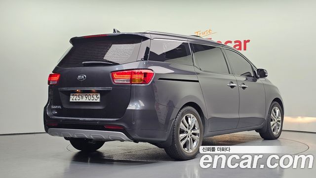 Kia Canival 2016 — photo 2