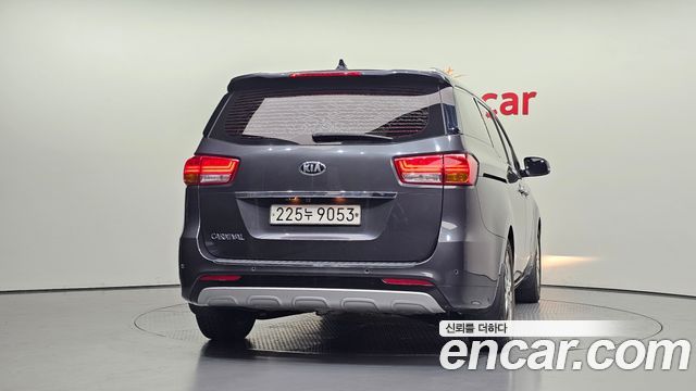 Kia Canival 2016 — photo 4