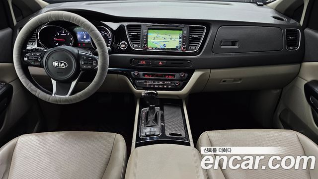 Kia Canival 2016 — photo 10