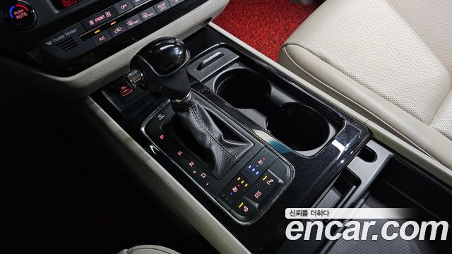 Kia Canival 2016 — photo 12