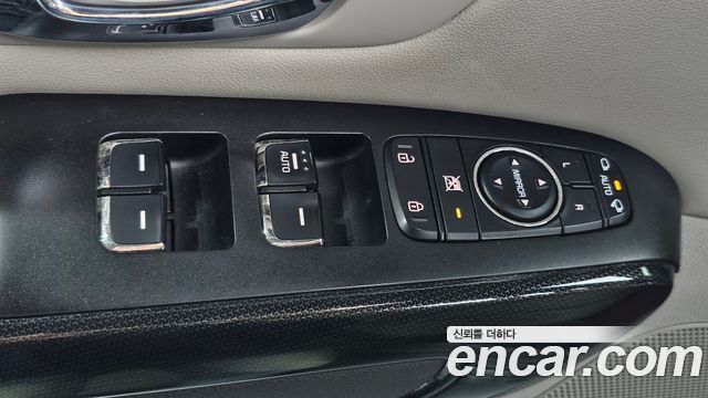 Kia Canival 2016 — photo 18