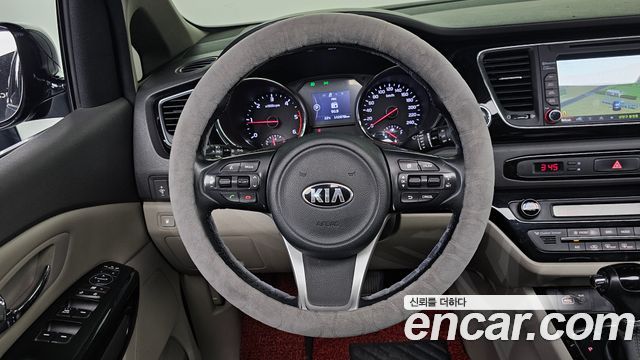 Kia Canival 2016 — photo 20