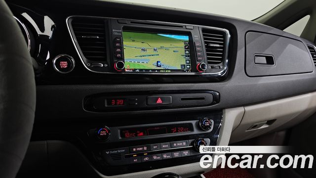 Kia Canival 2016 — photo 21