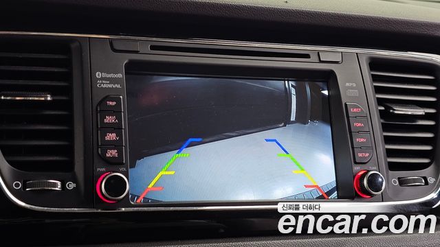 Kia Canival 2016 — photo 22