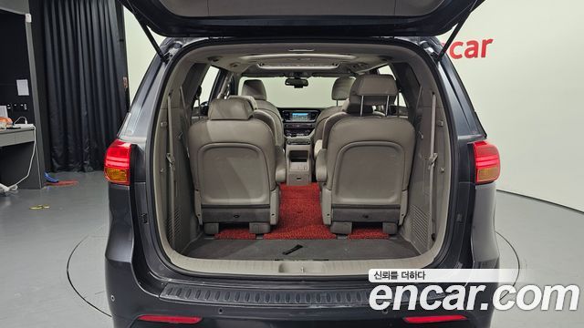 Kia Canival 2016 — photo 27