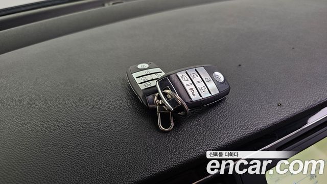 Kia Canival 2016 — photo 28