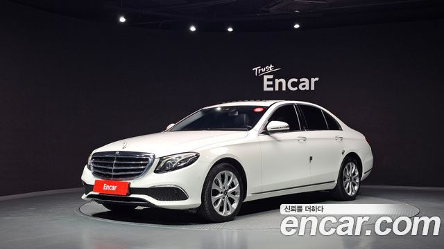 Mercedes-Benz E-Class 2019 — photo 1