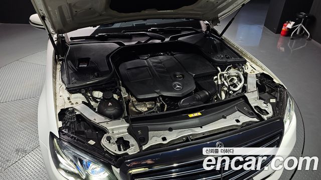 Mercedes-Benz E-Class 2019 — photo 6