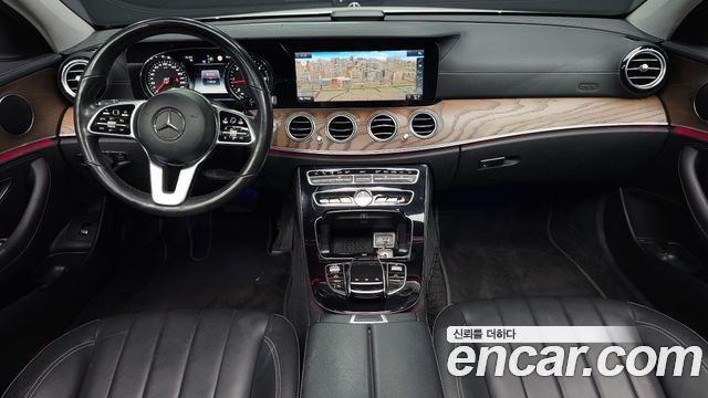 Mercedes-Benz E-Class 2019 — photo 10