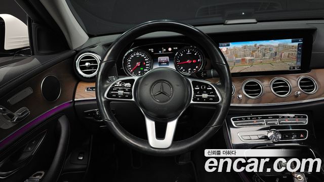Mercedes-Benz E-Class 2019 — photo 19