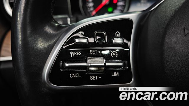 Mercedes-Benz E-Class 2019 — photo 24