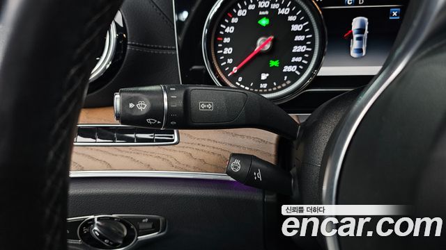 Mercedes-Benz E-Class 2019 — photo 29
