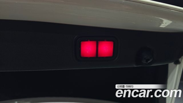 Mercedes-Benz E-Class 2019 — photo 33