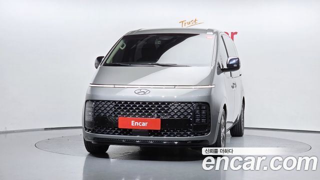 Hyundai Staria 2023 — photo 3