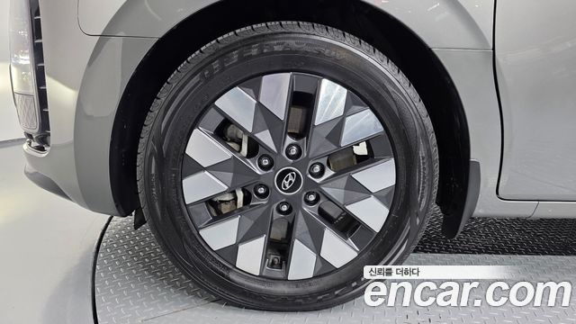 Hyundai Staria 2023 — photo 5
