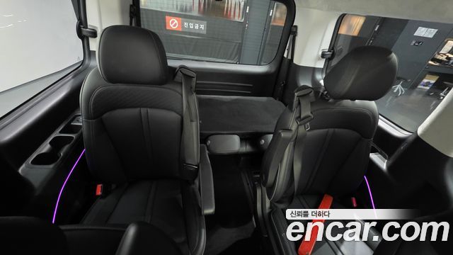 Hyundai Staria 2023 — photo 18