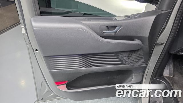 Hyundai Staria 2023 — photo 14