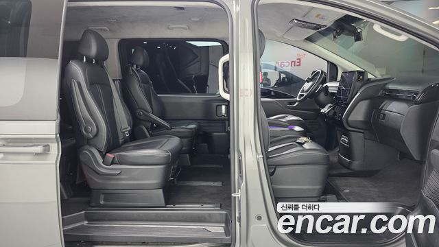 Hyundai Staria 2023 — photo 16