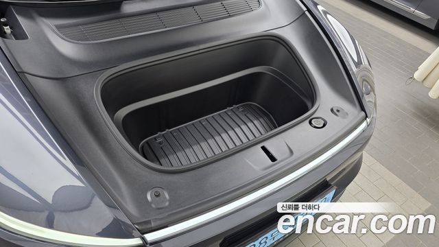 Tesla Model Y 2025 — photo 6