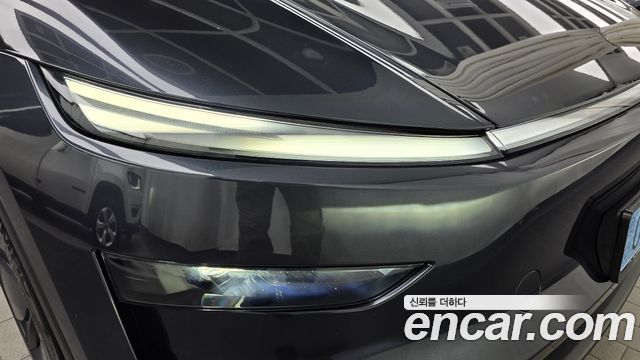Tesla Model Y 2025 — photo 8