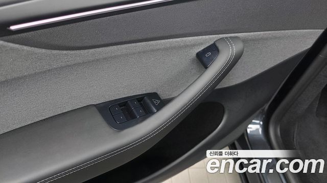 Tesla Model Y 2025 — photo 28