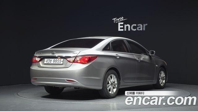 Hyundai Sonata 2010 — photo 2