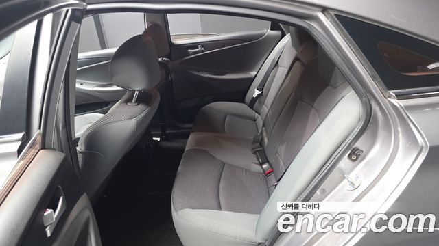 Hyundai Sonata 2010 — photo 12