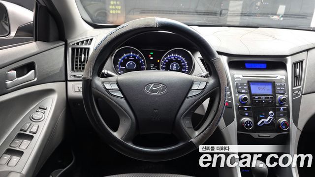 Hyundai Sonata 2010 — photo 13