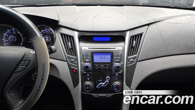 Hyundai Sonata 2010 — photo 14