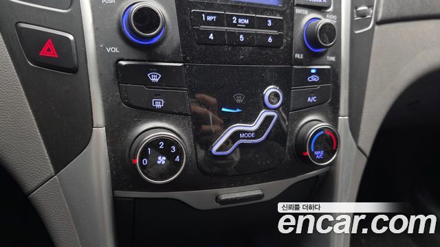 Hyundai Sonata 2010 — photo 16