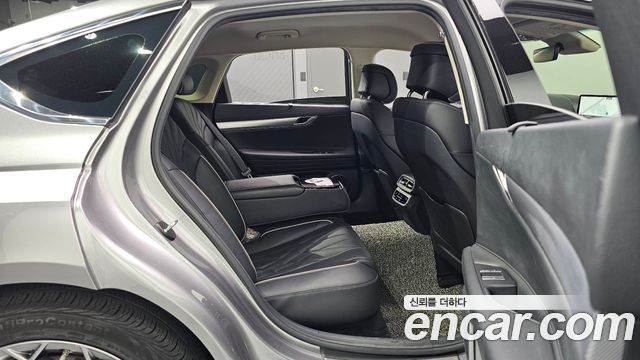 Genesis G80 2022 — photo 17