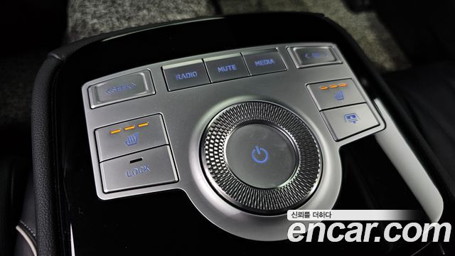 Genesis G80 2022 — photo 26