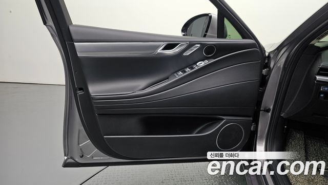 Genesis G80 2022 — photo 14